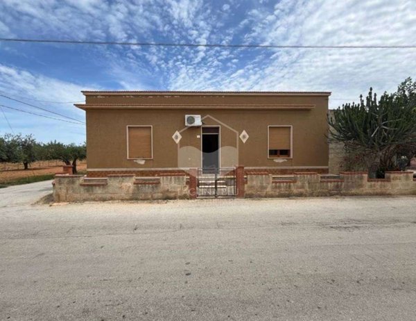casa indipendente in vendita a Marsala