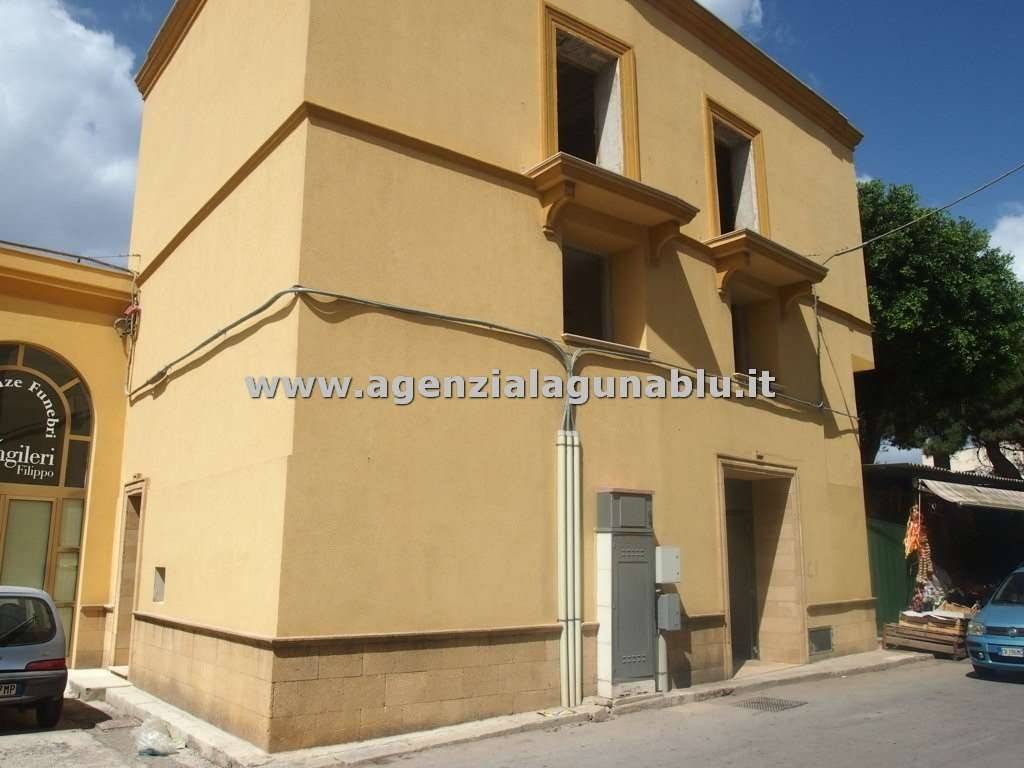 intera palazzina in vendita a Marsala in zona Centro Storico