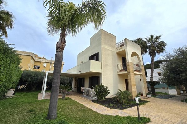 casa indipendente in vendita a Marsala