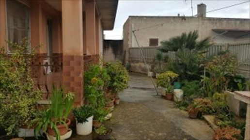 casa indipendente in vendita a Marsala