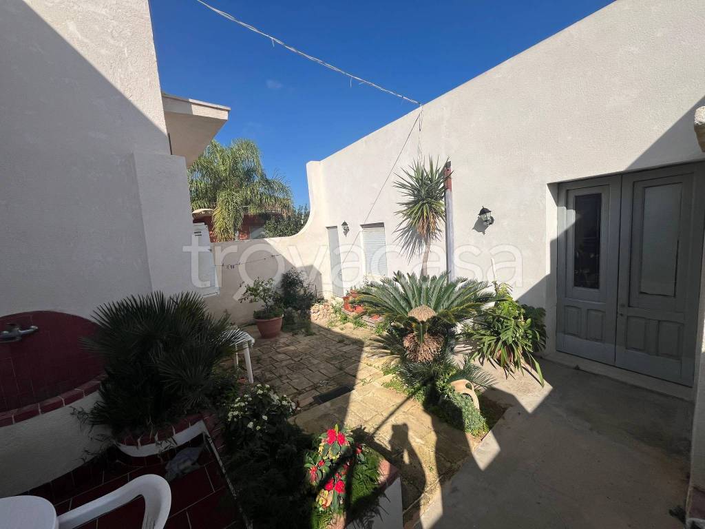 appartamento in vendita a Marsala in zona Strasatti