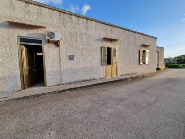 negozio in vendita a Marsala