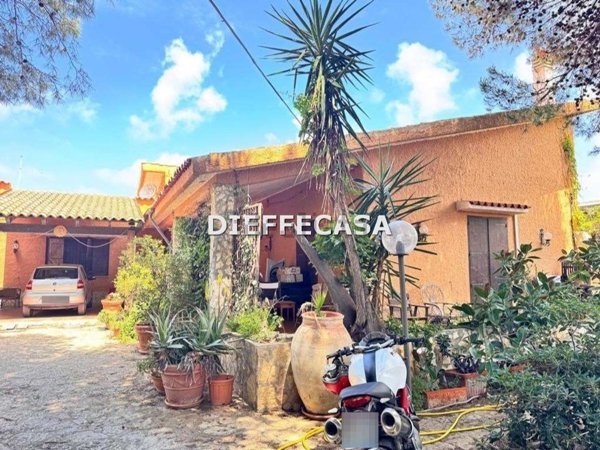 casa indipendente in vendita a Marsala