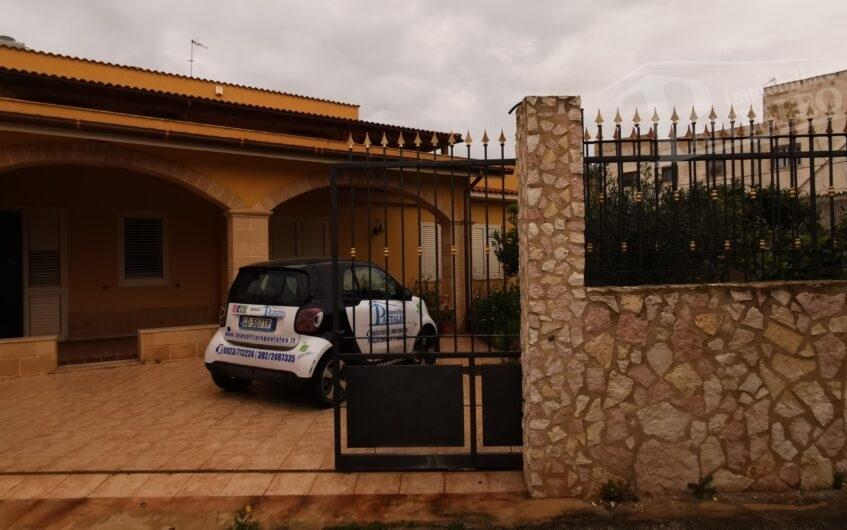 casa indipendente in vendita a Marsala in zona Santa Venera