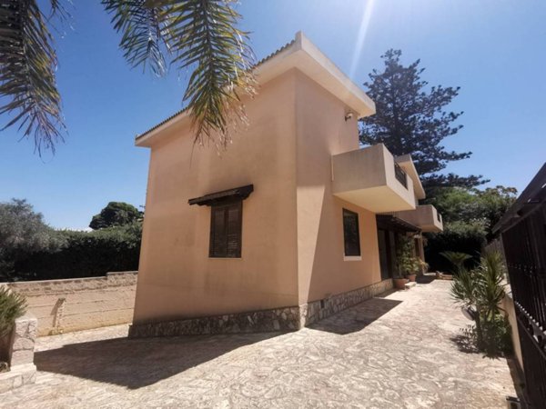 casa indipendente in vendita a Marsala