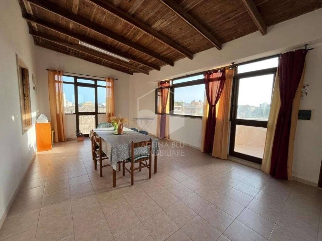 intera palazzina in vendita a Marsala