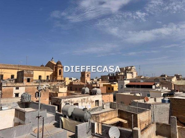 pentavano in vendita a Marsala in zona Centro Storico