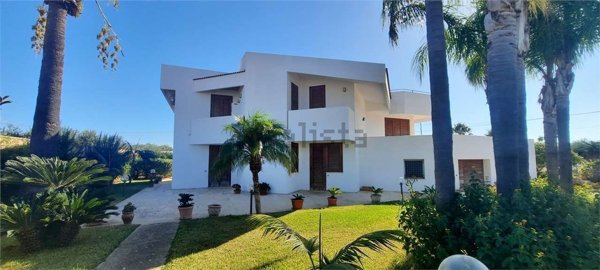 casa indipendente in vendita a Marsala