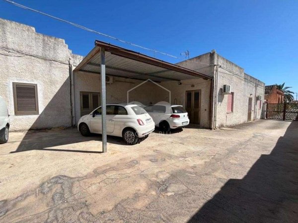 casa indipendente in vendita a Marsala