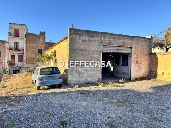 locale di sgombero in vendita a Marsala