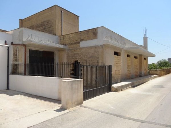 casa indipendente in vendita a Marsala in zona Strasatti