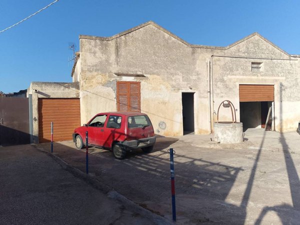 locale di sgombero in vendita a Marsala in zona Ranna