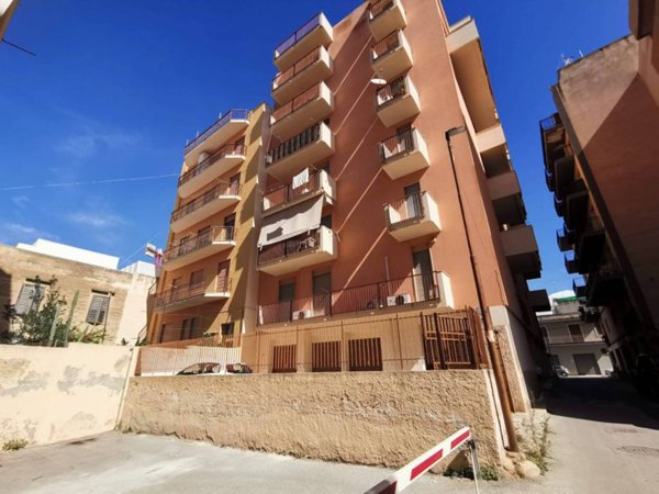 intera palazzina in vendita a Marsala