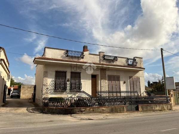 casa indipendente in vendita a Marsala