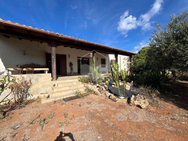 casa indipendente in vendita a Marsala