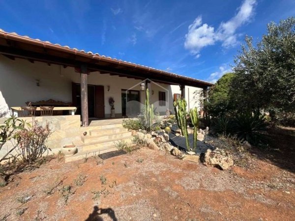 casa indipendente in vendita a Marsala