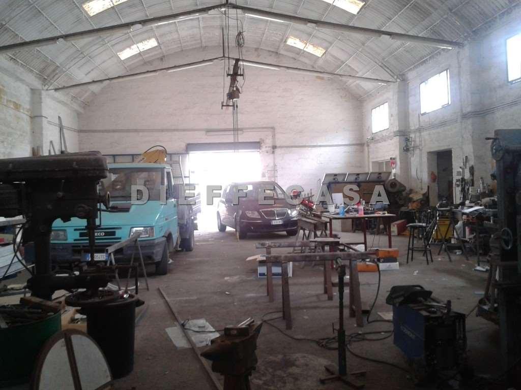 locale commerciale in vendita a Marsala