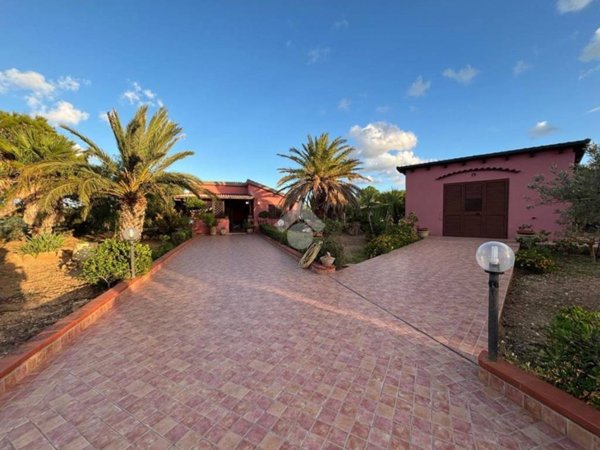 casa indipendente in vendita a Marsala