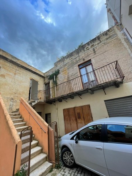 casa indipendente in vendita a Marsala in zona Centro Storico