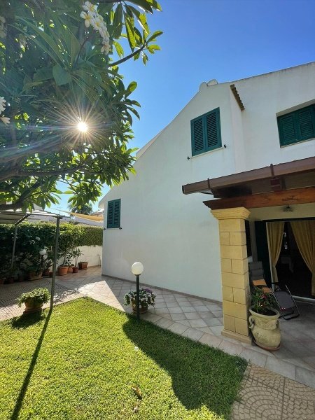 casa indipendente in vendita a Marsala