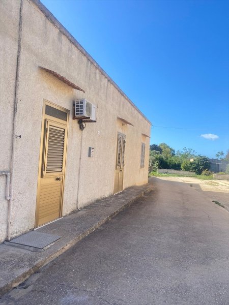 casa indipendente in vendita a Marsala