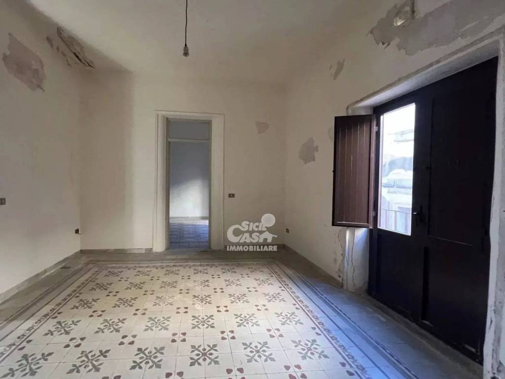 intera palazzina in vendita a Marsala in zona Centro Storico