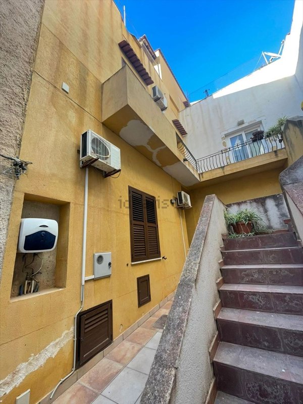 pentavano in vendita a Marsala in zona Centro Storico