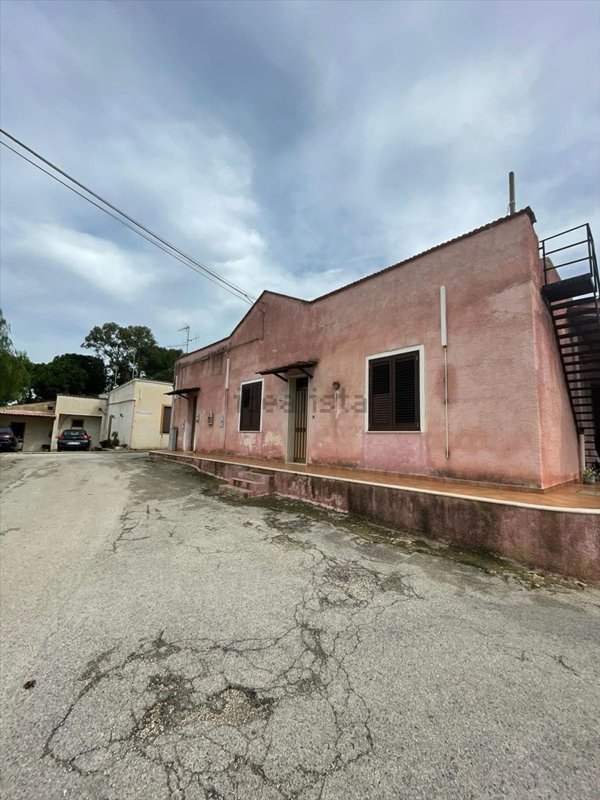 casa indipendente in vendita a Marsala