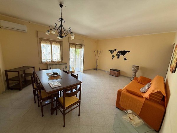 appartamento in vendita a Marsala in zona Strasatti