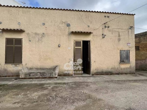 casa indipendente in vendita a Marsala