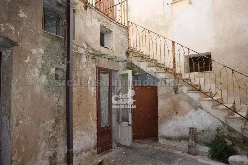 intera palazzina in vendita a Marsala in zona Centro Storico
