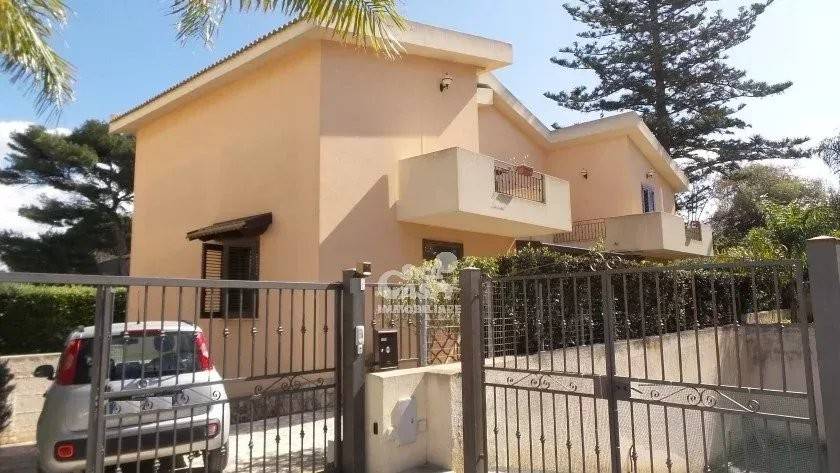 casa indipendente in vendita a Marsala
