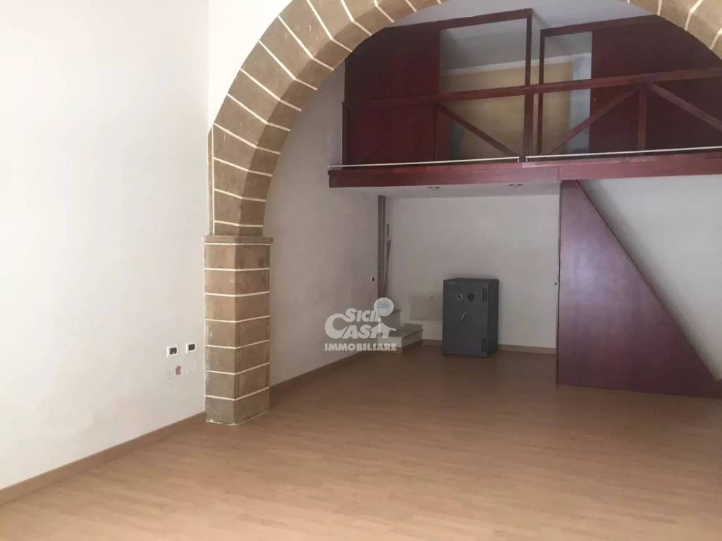 negozio in vendita a Marsala