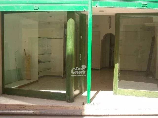 negozio in vendita a Marsala in zona Centro Storico