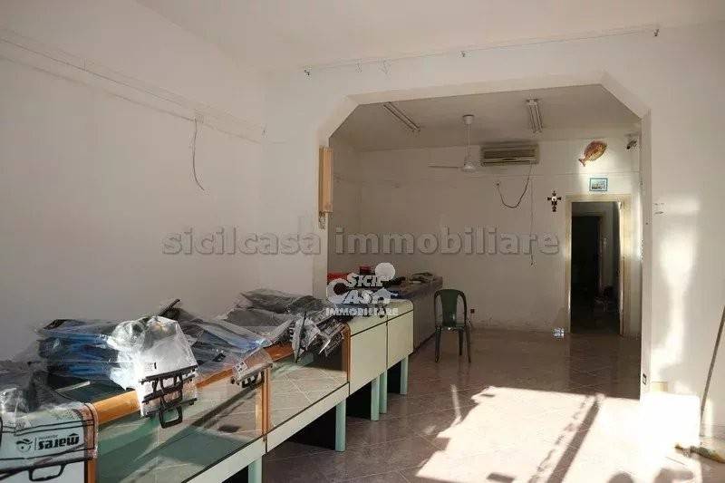negozio in vendita a Marsala in zona Ranna