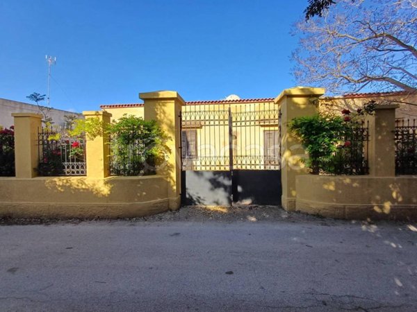 casa indipendente in vendita a Marsala