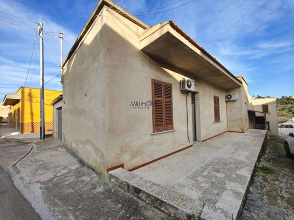 casa indipendente in vendita a Marsala