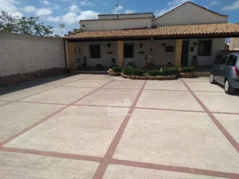 casa indipendente in vendita a Marsala