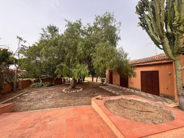 casa indipendente in vendita a Marsala