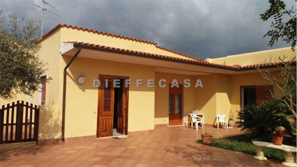 casa indipendente in vendita a Marsala