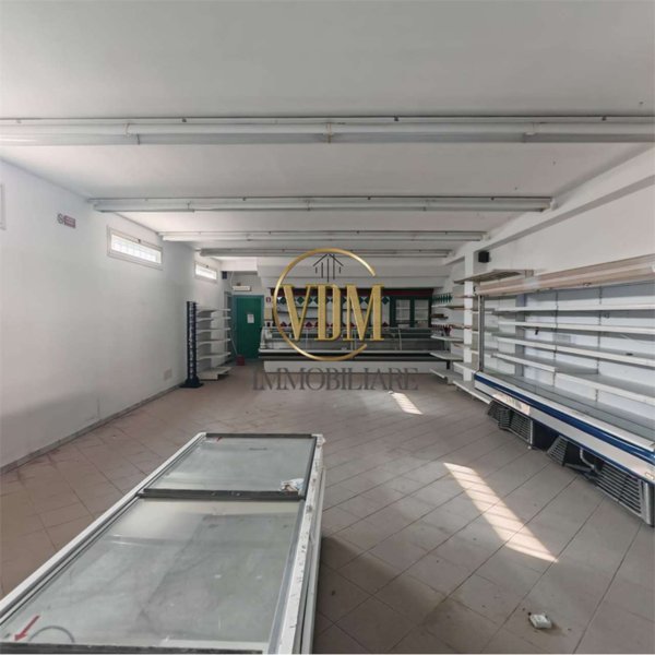 locale commerciale in vendita a Marsala