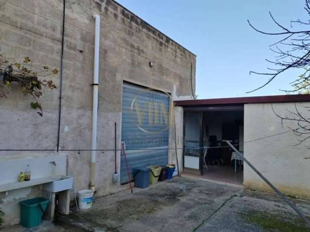 locale di sgombero in vendita a Marsala