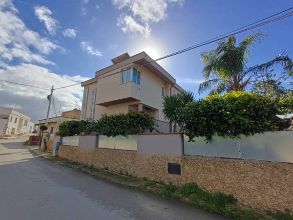 casa indipendente in vendita a Marsala