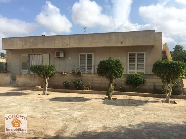 casa indipendente in vendita a Marsala