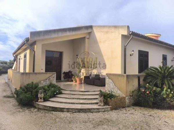casa indipendente in vendita a Marsala