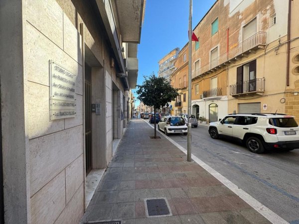 ufficio in vendita a Marsala in zona Centro Storico