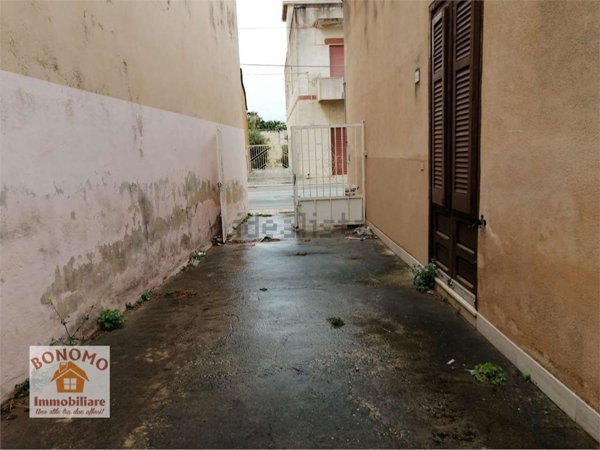 casa indipendente in vendita a Marsala in zona Strasatti