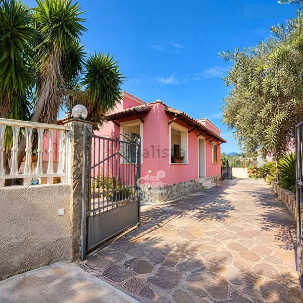 casa indipendente in vendita a Marsala