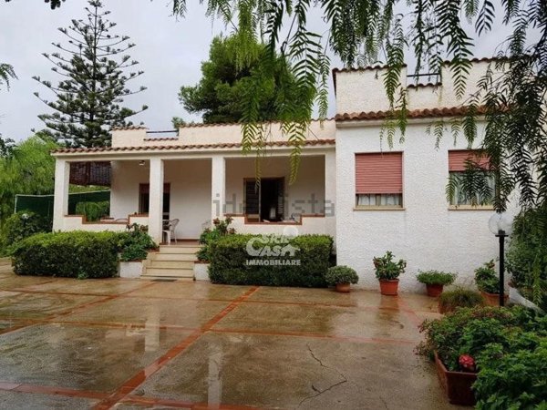 casa indipendente in vendita a Marsala