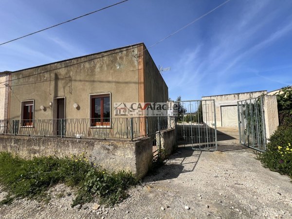 casa indipendente in vendita a Marsala